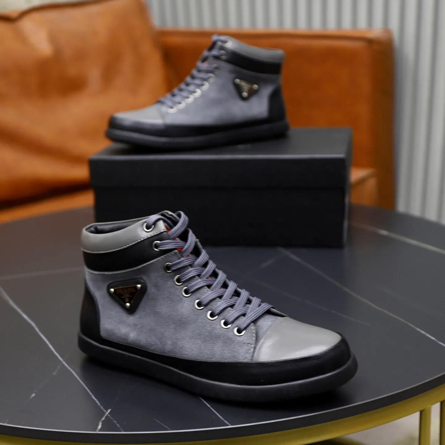 Ex-factory price: 480💰🙅‍♂️🙅‍♂️🙅‍♂️ Brand: PRADA Standard code: 38-44 (45 customized) Grade: Same as the official website Material: Original high-end leather splicing surface Comfortable and breathable sheepskin lining Lightweight, soft and wear-resistant outsole Style category: Men's fashion casual shoes Sports shoes Distinguished luxury brand elements Top luxury Color: actual picture color